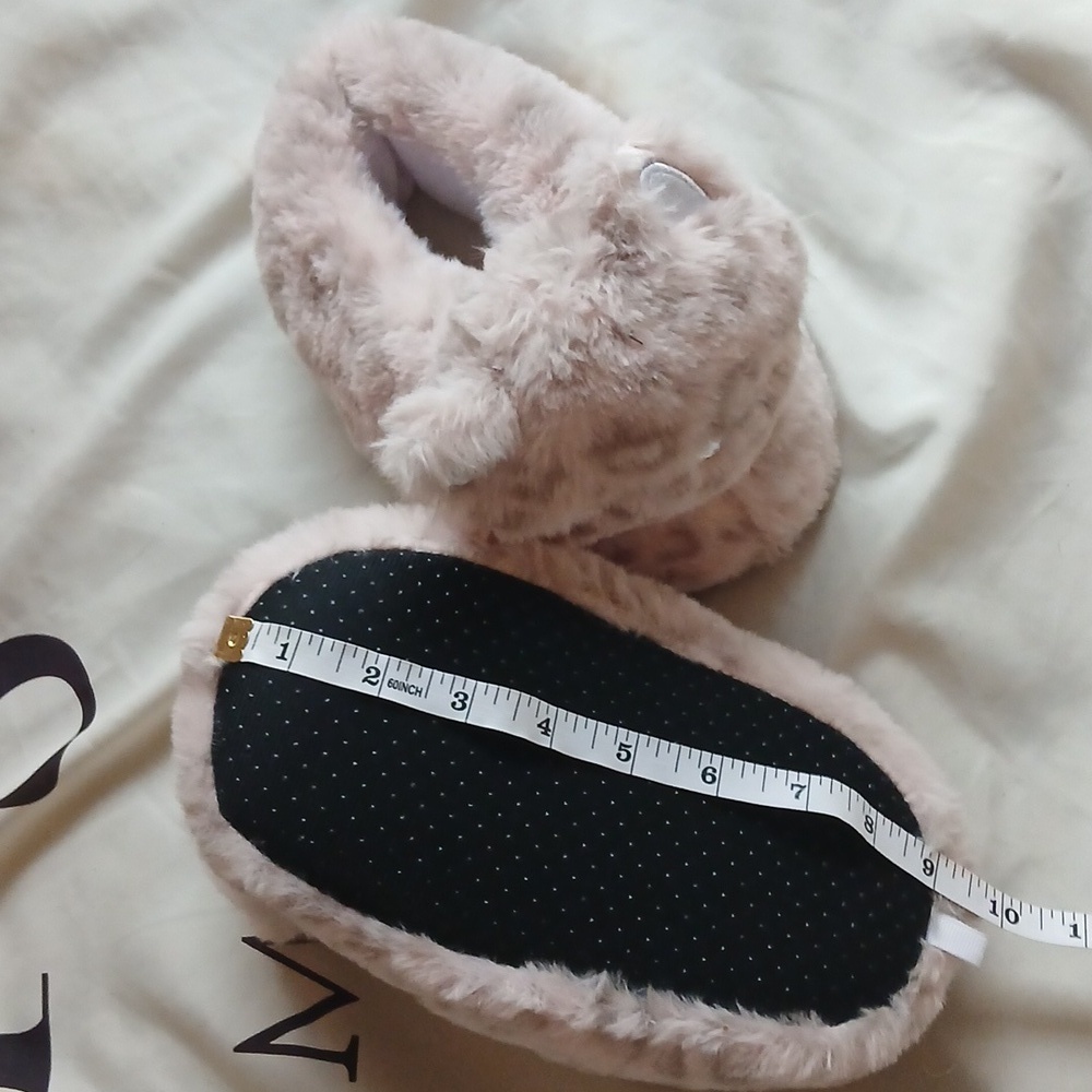LIKE NEW Cute Kids Cat Fuzzy Pink Slippers Size L - Picture 3 of 4